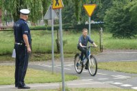 Policjanci zabrzańskiej drogówki podczas praktycznego egzaminu na kartę rowerową