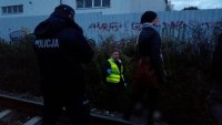 Zabrzańscy policjanci na miejscu śmiertelnego potrącenia przez pociąg 25-letniego męzczyzny