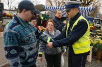 Zabrzańscy policjanci podczas działań &quot;Znicz 2016&quot;