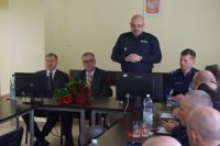 Komendant Wojewódzki Policji insp. Krzysztof Justyński, Zastępca Prezydent Zabrza Krzysztof Lewandowski, Komendant Miejski Policji w Zabrzu insp. Dariusz Wesołowski, szef zabrzańskiej prokuratury Krzysztof Garbala i Przewodniczący Rady Miasta Zabrze Marian Czochara, a także zaproszeni goście podczas odprawy rocznej