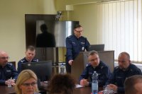 Komendant Wojewódzki Policji insp. Krzysztof Justyński, Zastępca Prezydent Zabrza Krzysztof Lewandowski, Komendant Miejski Policji w Zabrzu insp. Dariusz Wesołowski, szef zabrzańskiej prokuratury Krzysztof Garbala i Przewodniczący Rady Miasta Zabrze Marian Czochara, a także zaproszeni goście podczas odprawy rocznej