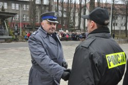 Komendant Wojewódzki Policji w Katowicach insp. Krzysztof Justyński podczas ślubowania nowoprzyjętych policjantów