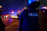 Policjanci śląskiego garnizonu podczas zabezpieczenia meczu piłki nożnej rozegranego pomiędzy drużynami Górnika Zabrze i GKS Tychy