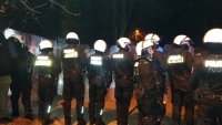 Policjanci podczas zabezpieczenia meczu piłki nożnej pomiędzy drużynami Górnika Zabrze i Zagłębia Sosnowiec