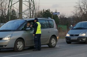 Policjanci zabrzańskiej drogówki podczas działań "Bezpieczny Weekend"