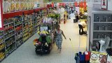 Kobieta podejrzewana o przywłaszczenie saszetki z dokumentami, gotówką i kluczami.