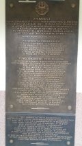 Tablica która poświęcona jest: „PAMIĘCI FUNKCJONARIUSZY POLICJI WOJEWÓDZTWA ŚLĄSKIEGO W LATACH 1922-1939 NA POSTERUNKACH W KOŃCZYCACH, MAKOSZOWACH I PAWŁOWIE ORAZ URODZONYCH NA TERENIE ZABRZA ZAMORDOWANYCH BESTIALSKO WIOSNĄ 1940 R. PRZEZ SOWIECKIE NKWD W TWERZE”