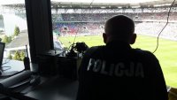 Policjanci podczas zabezpieczenia meczu piłki nożnej rozgrywanego pomiędzy drużynami Górnika Zabrze i Arki Gdynia