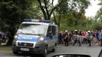 Policjanci podczas zabezpieczenia meczu piłki nożnej rozgrywanego pomiędzy drużynami Górnika Zabrze i Arki Gdynia