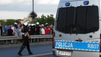 Policjanci podczas zabezpieczenia meczu piłki nożnej rozgrywanego pomiędzy drużynami Górnika Zabrze i Arki Gdynia