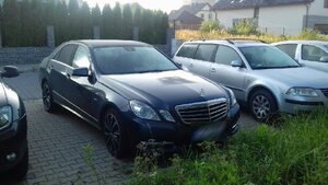 Odzyskany przez zabrzańskich policjantów mercedes klasy E