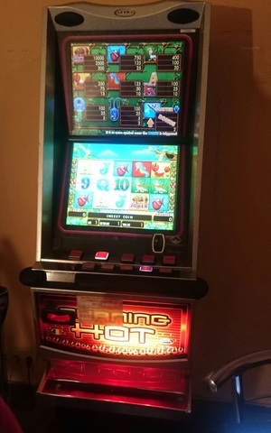 Zabezpieczone przez zabrzańskich policjantów nielegalne automaty go gier losowych