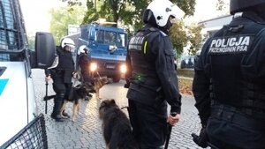 Policjanci podczas zabezpieczenia meczu pomiędzy drużynami Górnika Zabrze i Piasta Gliwice