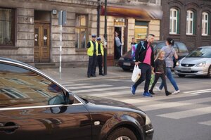 Zabrzańscy policjanci podczas działań "Kontrola Drogowa - Pieszy"