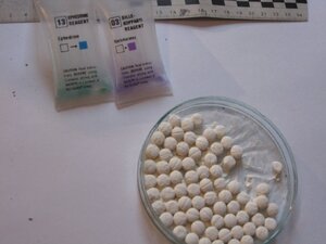 Zabezpieczone przez policjantów tabletki