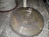 Zabezpieczona przez mundurowych mina przeciwczołgowa