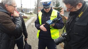 briefing prasowy, podczas którego zaprezentowano działanie nowoczesnego miernika prędkości TruCAM