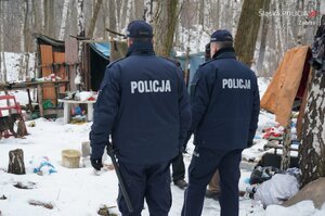 Zabrzańscy policjanci podczas kontroli miejsc przebywania osób bezdomnych
