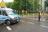 Policjant zabrzańskiej drogówki na zdarzeniu drogowym w rejonie skrzyżowania