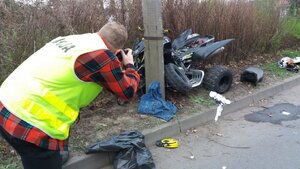 Zabrzańscy policjanci na miejscu zdarzenia drogowego