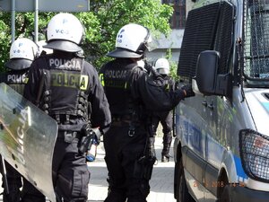 Policjanci podczas zabezpieczenia meczu pomiędzy drużynami Górnika Zabrze i Wisły Kraków