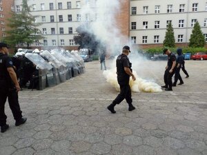 Szkolenie VI kompanii Nieetatowego Pododdziału Prewencji, w skład której wchodzą stróże prawa z Zabrza, Gliwic i Rudy Śląskiej.