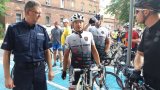 Mundurowi podczas sztafety rowerowej &quot;Mundur na rowerze 2018 - Mundurowi Mundurowym&quot;