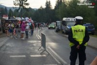 Policjanci podczas zabezpieczenia imprezy masowej