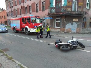 Policjanci z zabrzańskiej drogówki podczas obsługi zdarzenia przy ulicy Chopina