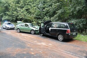 Zabrzańscy policjanci na miejscu zdarzenia drogowego
