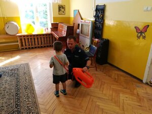 Zabrzańscy policjanci podczas spotkania z przedszkolakami
