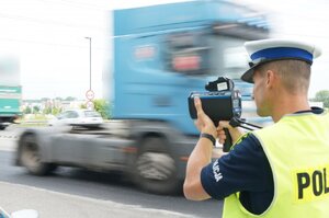 Policjant podczas działań "Prędkość"