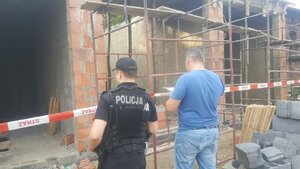 Policjanci na miejscu zdarzenia