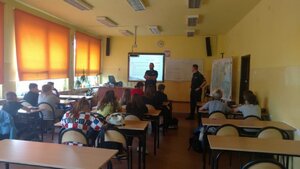 policjanci podczas prelekcji