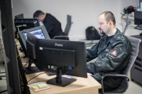 policjanci podczas służby