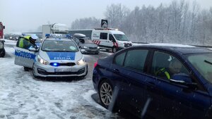 policjanci na miejscu zdarzenia
