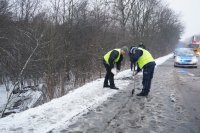 policjanci na miejscu zdarzenia