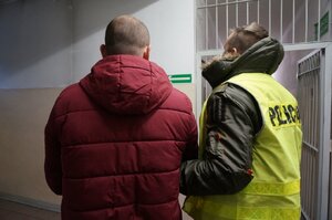 zatrzymany i policjant