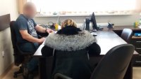 policjant podczas czynności służbowych