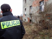 Zabrzańscy policjanci i pracownik socjalny podczas ogólnopolskiego liczenia osób bezdomnych