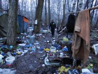 Zabrzańscy policjanci i pracownik socjalny podczas ogólnopolskiego liczenia osób bezdomnych