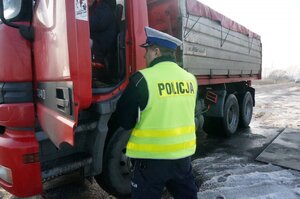 Policjanci zabrzańskiej drogówki podczas działań &amp;quot;Truck&amp;amp;Bus&amp;quot;
