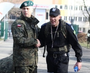 Zabrzańscy policjanci podczas X Półmaratonu Komandosa WAT