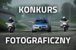 Plakat promujący konkurs fotograficzny „Kochaj życie-nie zostawiaj Go na drodze” - na drodze dwa policyjne motocykle i radiowóz