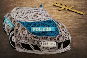 Laurka z podziękowaniami dla zabrzańskich policjantów za odzyskanie skradzionego roweru, napisane prze 8-letnią Julię