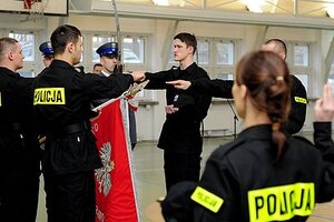 Policjanci podczas uroczystego ślubowania