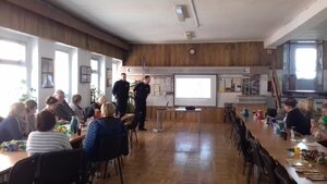 policjanci podczas spotkania