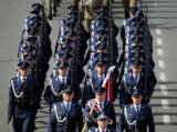 Policjanci w czasie delfilady