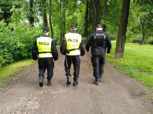Zdjęcie kolorowe - Policjanci ze Szkoły Policji w Katowicach w czasie służby z zabrzańskimi policjantami