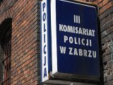 zdjęcie kolorowe: szyld komisariatu III policji w Zabrzu